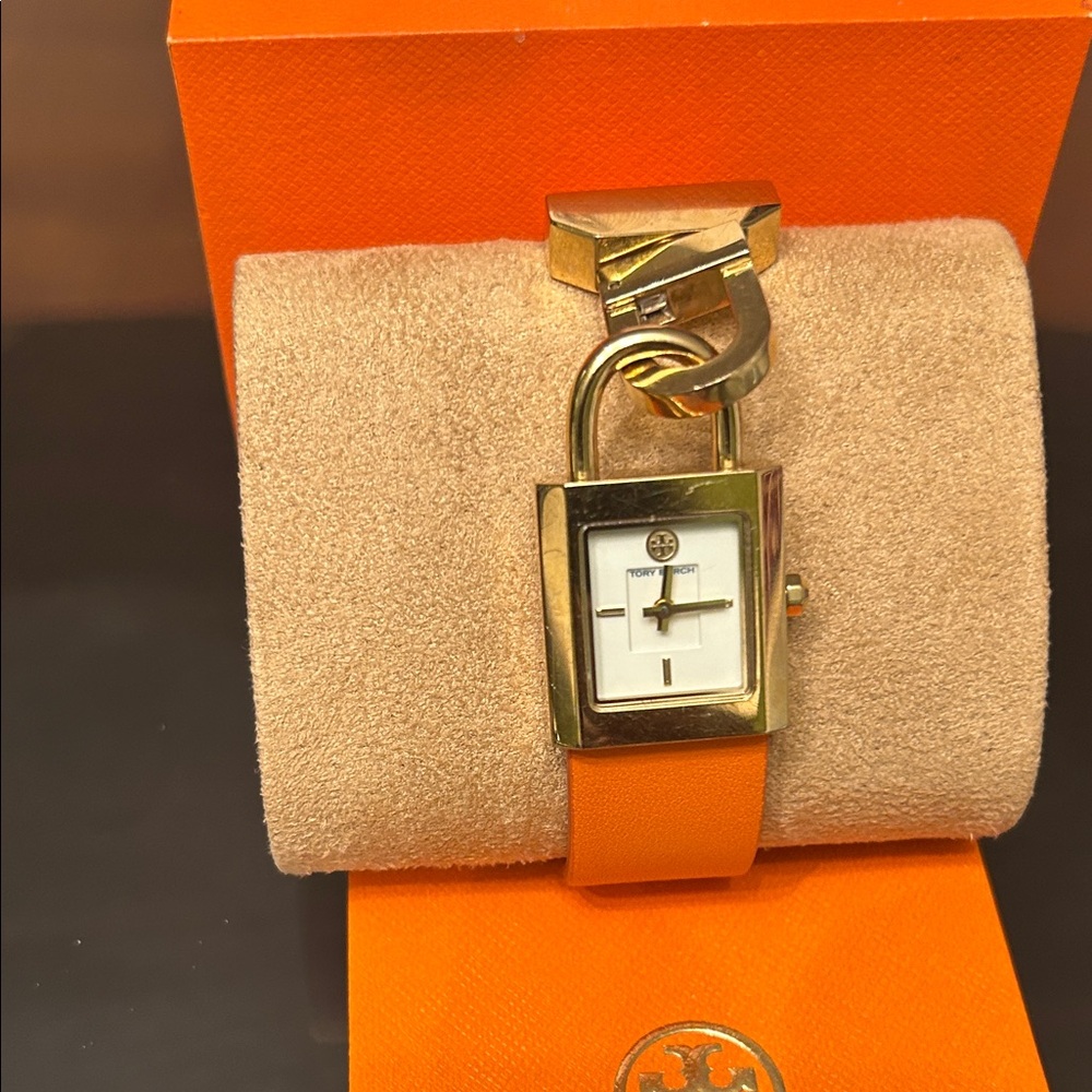 Tory Burch Gold and Orange Women's Watch, sophistication !! - Picture 4 of 4